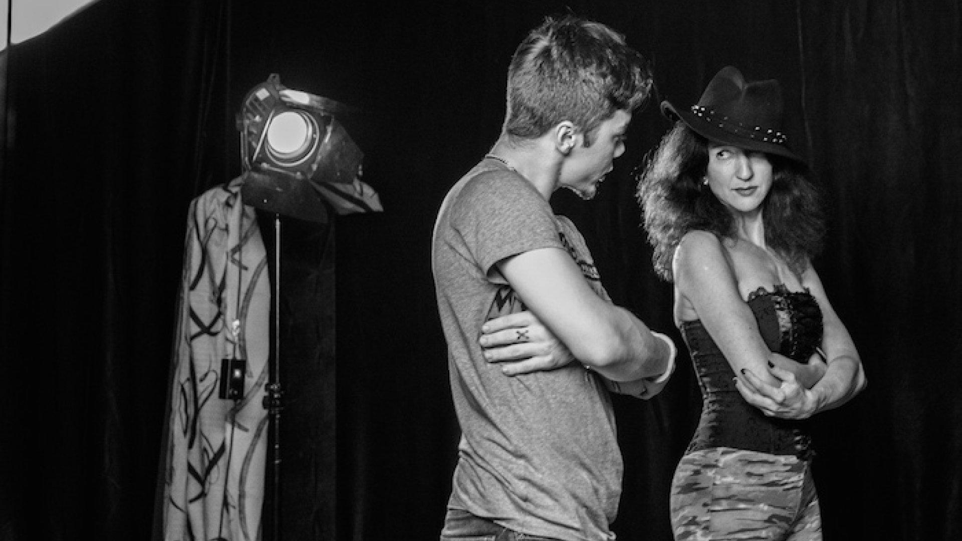 ОСНОВЫ АКТЕРСКОГО СУЩЕСТВОВАНИЯ В КАДРЕ